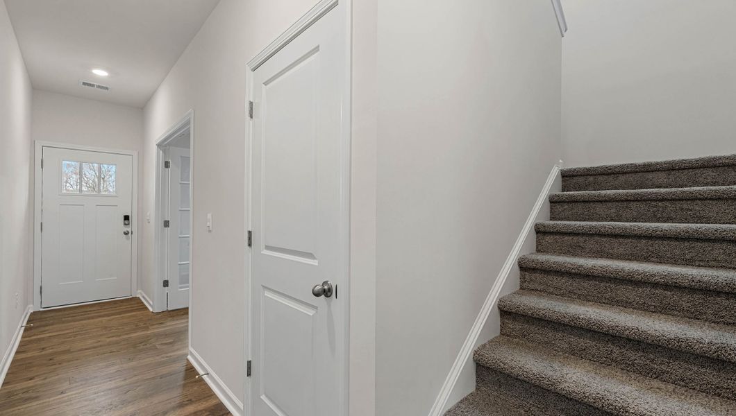 Spacious, unfurnished interior of a new home in Hunters Ridge, Woodruff (Image 18).