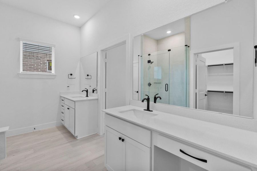Furnished interior view inside a new home in Wildrye 45', Waller (Image 14).