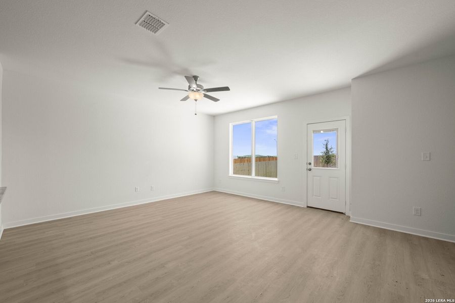 Spacious, unfurnished interior of a new home in Arroyo Ranch, Seguin (Image 28). Spacious, unfurnished interior of a new home in Arroyo Ranch, Seguin (Image 28).