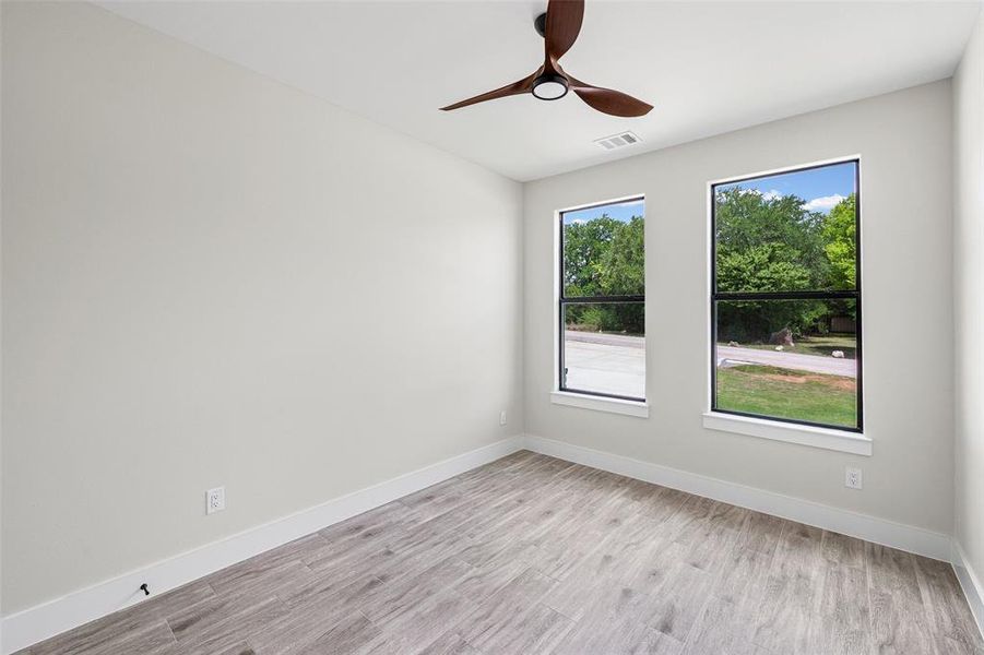 Spacious, unfurnished interior of a new home in , Granbury (Image 28).