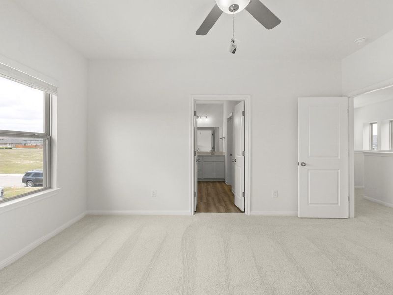 Spacious, unfurnished interior of a new home in Crosswinds, Kyle (Image 21).