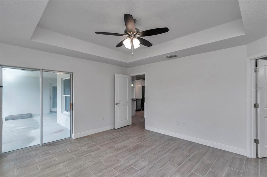 Spacious, unfurnished interior of a new home in , Ocala (Image 38).