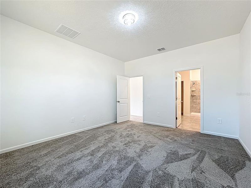 Spacious, unfurnished interior of a new home in , Kissimmee (Image 30).