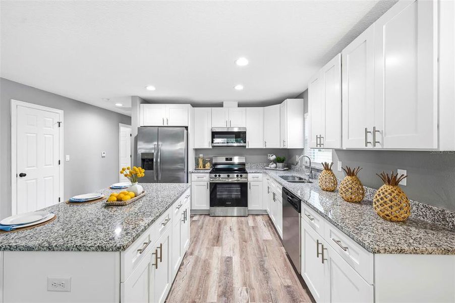 Furnished interior view inside a new home in , Plant City (Image 8).
