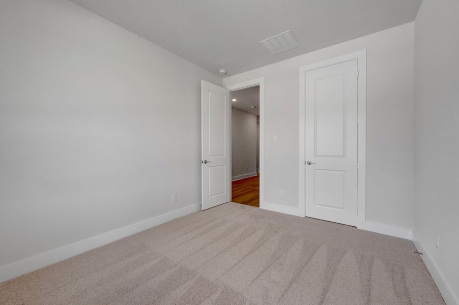 Spacious, unfurnished interior of a new home in Treeline, Justin (Image 15).