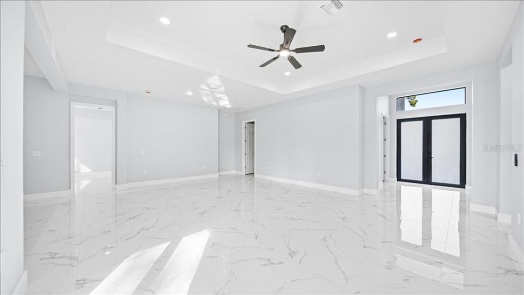 Spacious, unfurnished interior of a new home in , Lehigh Acres (Image 26).