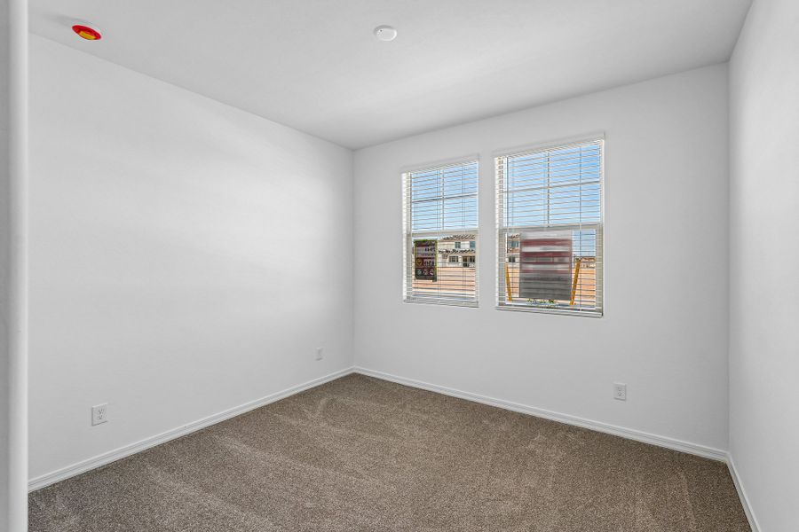 Spacious, unfurnished interior of a new home in Hawes Crossing, Mesa (Image 33).