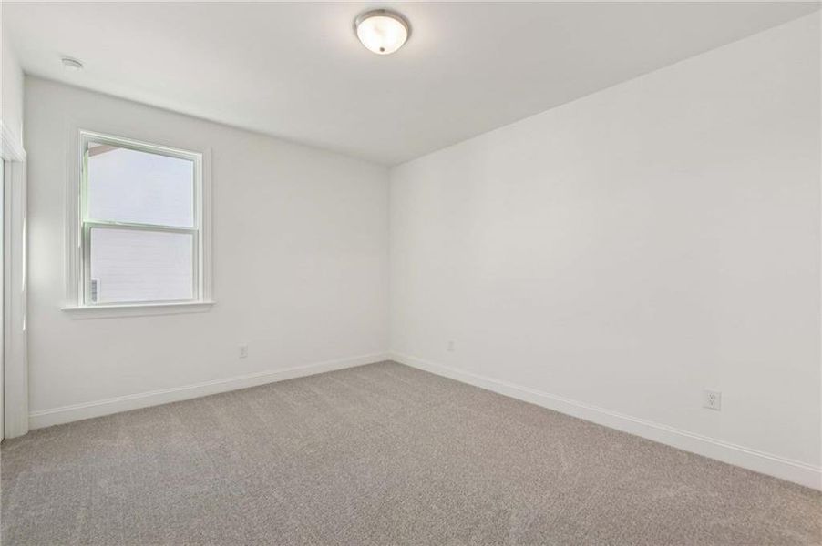 Spacious, unfurnished interior of a new home in East Harbor II at Chestatee, Dawsonville (Image 42).