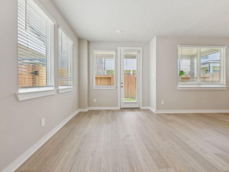 Spacious, unfurnished interior of a new home in Pinewood Trails - City Series, Atascocita (Image 20).