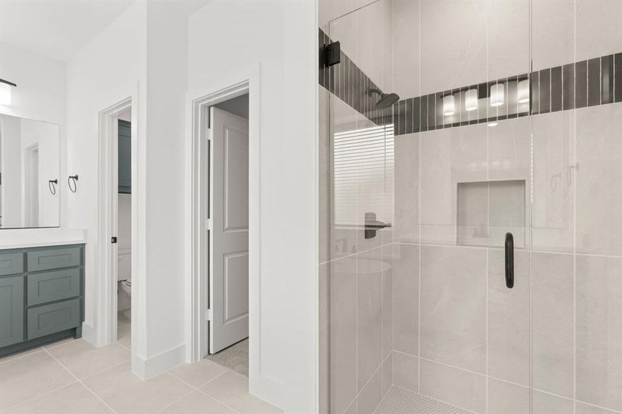 413 Tower-Primary Suite-5
