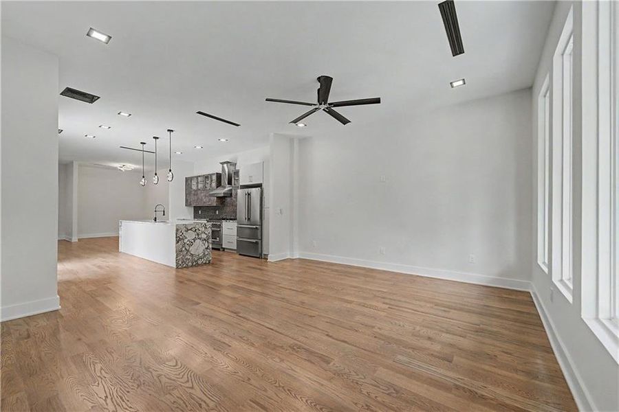 Spacious, unfurnished interior of a new home in , Atlanta (Image 11).