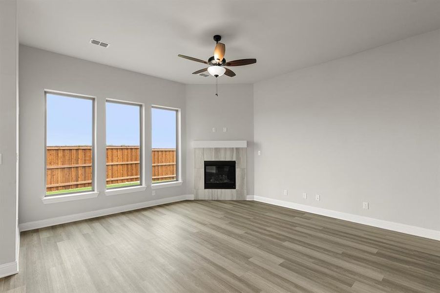 08. 3231 Tobias - Family 08. 3231 Tobias - Family