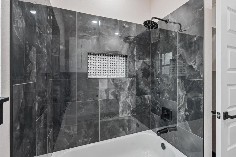 Hall way Bathroom between 2 and 3 bedrooms