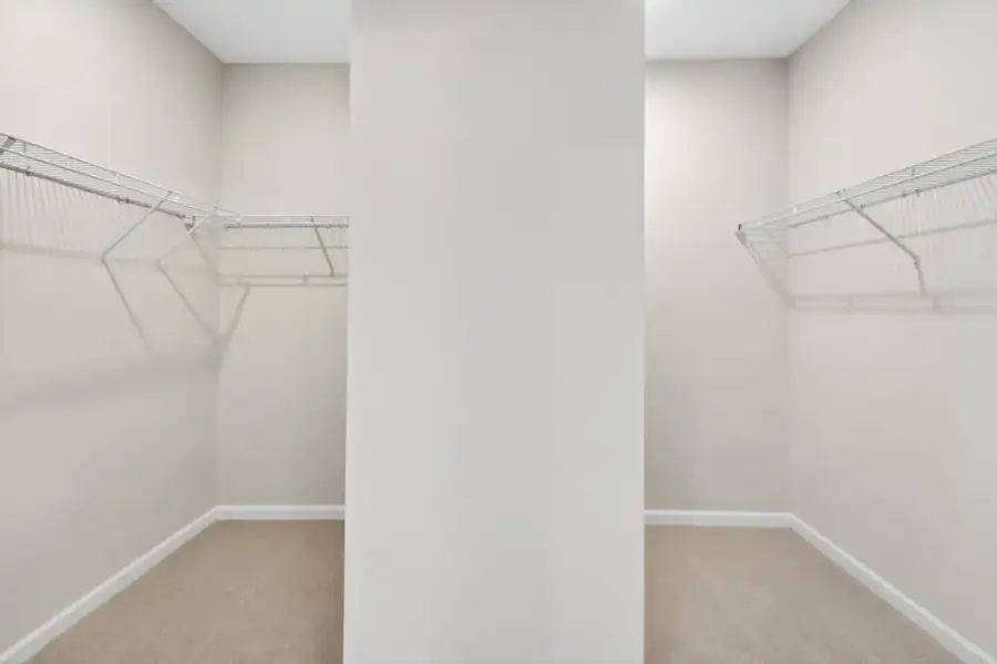 Spacious, unfurnished interior of a new home in Allen Manor, Hoschton (Image 18).