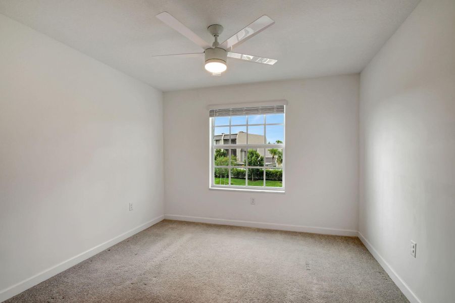 Spacious, unfurnished interior of a new home in , Lake Worth (Image 13).