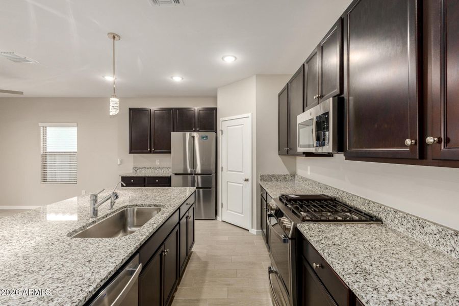 12 Straight Arrow 12 Straight Arrow