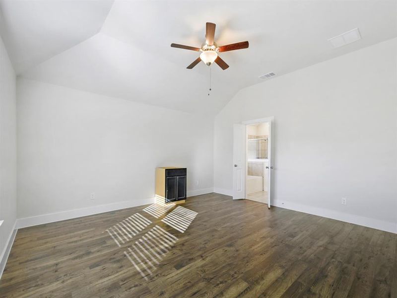 Spacious, unfurnished interior of a new home in Pecan Creek Crossing, Valley View (Image 13). Spacious, unfurnished interior of a new home in Pecan Creek Crossing, Valley View (Image 13).