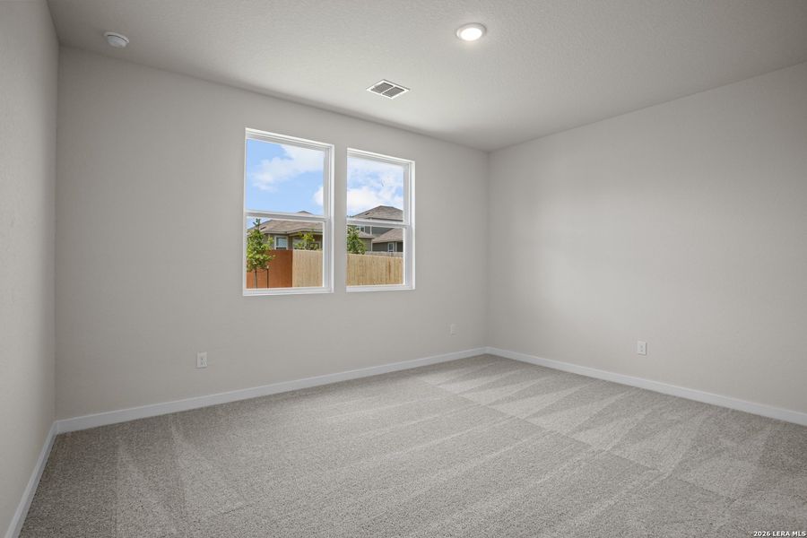 Spacious, unfurnished interior of a new home in Mesa Vista, San Antonio (Image 23).