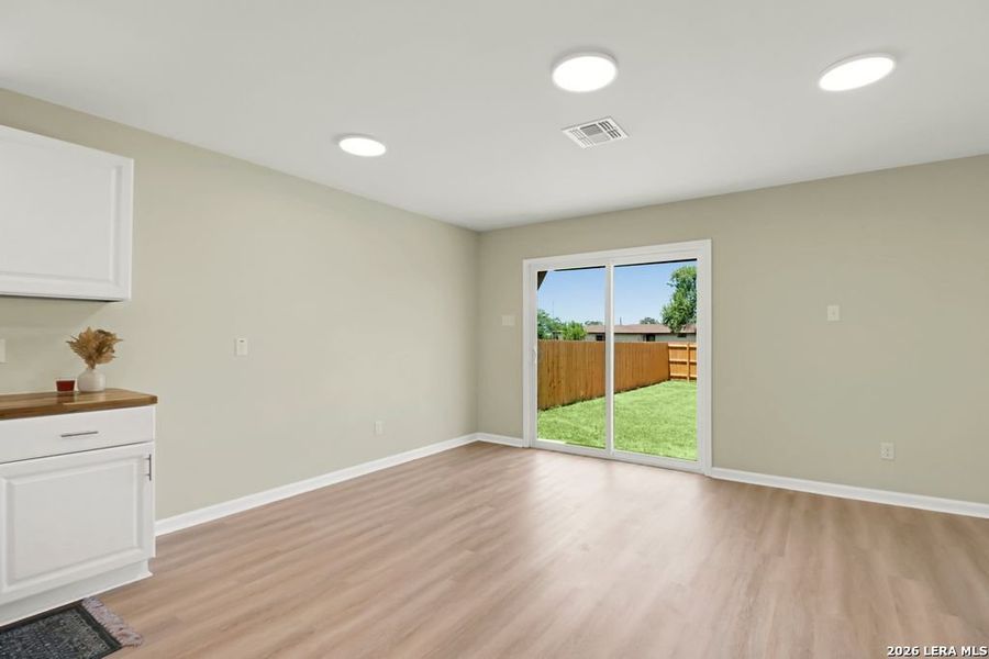Spacious, unfurnished interior of a new home in , Nixon (Image 16).