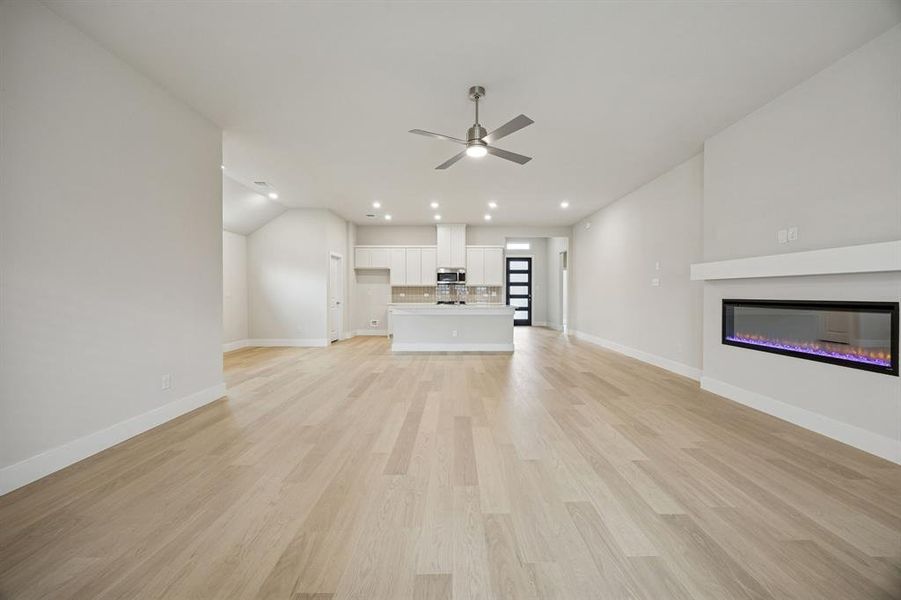 Spacious, unfurnished interior of a new home in Hadley Farms, Godley (Image 19).