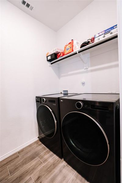 Washroom with washer and dryer