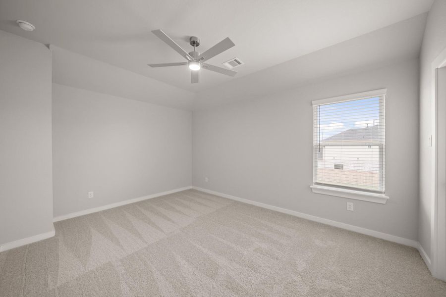 Spacious, unfurnished interior of a new home in Morton Creek Ranch, Katy (Image 11).