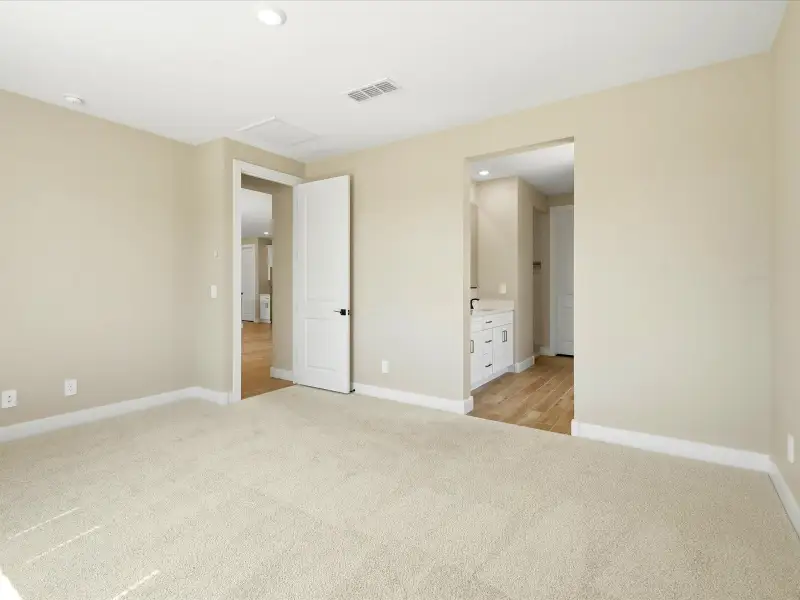 Spacious, unfurnished interior of a new home in Legacy Place, Glendale (Image 13).