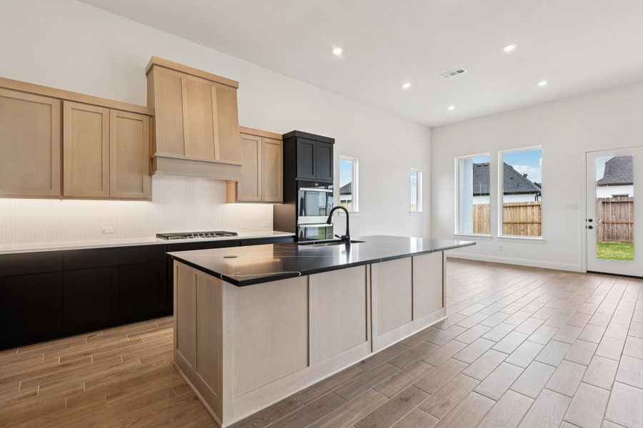 Furnished interior view inside a new home in Sienna 65', Missouri City (Image 6).