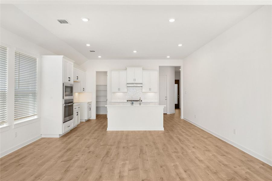 **PHOTO IS REPRESENTATIVE OF FLOORPLAN ONLY** **PHOTO IS REPRESENTATIVE OF FLOORPLAN ONLY**