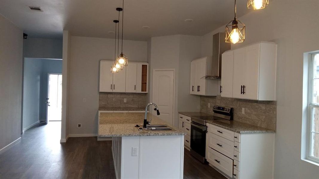 Furnished interior view inside a new home in , Granbury (Image 11). Furnished interior view inside a new home in , Granbury (Image 11).