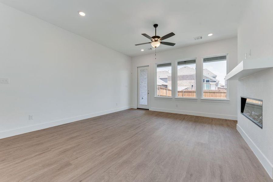 Spacious, unfurnished interior of a new home in Edgewater, Fate (Image 25). Spacious, unfurnished interior of a new home in Edgewater, Fate (Image 25).