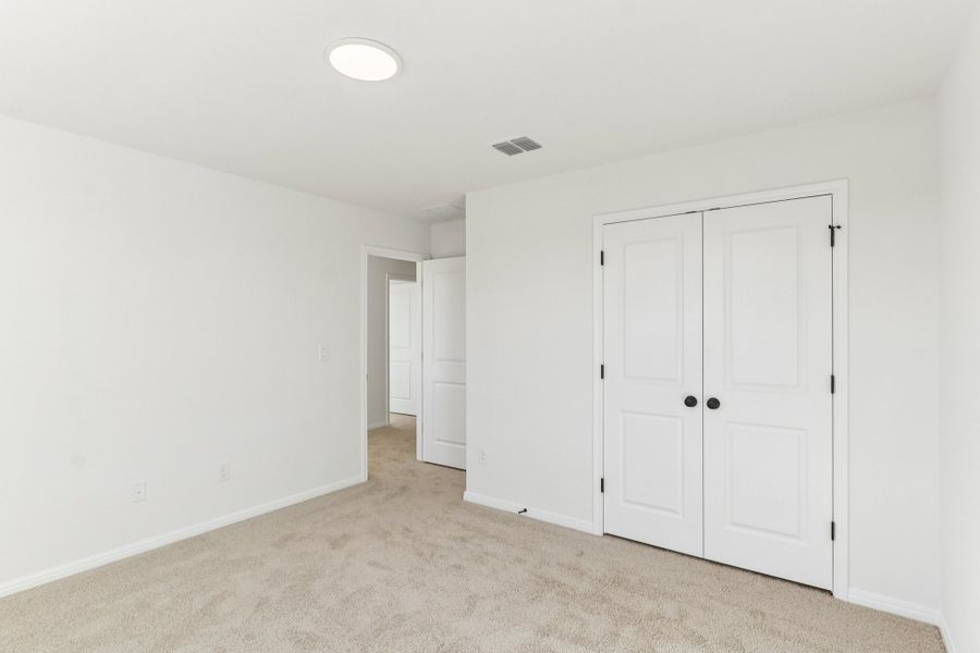 Spacious, unfurnished interior of a new home in Porter Country, Buda (Image 32). Spacious, unfurnished interior of a new home in Porter Country, Buda (Image 32).