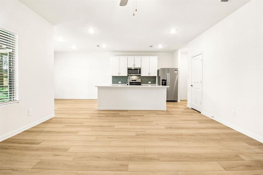 Spacious, unfurnished interior of a new home in Stella Hills, Denton (Image 16).