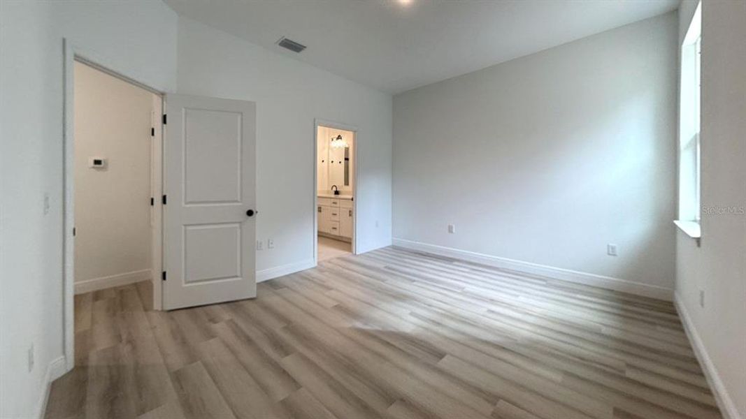 Spacious, unfurnished interior of a new home in , Dunnellon (Image 19).
