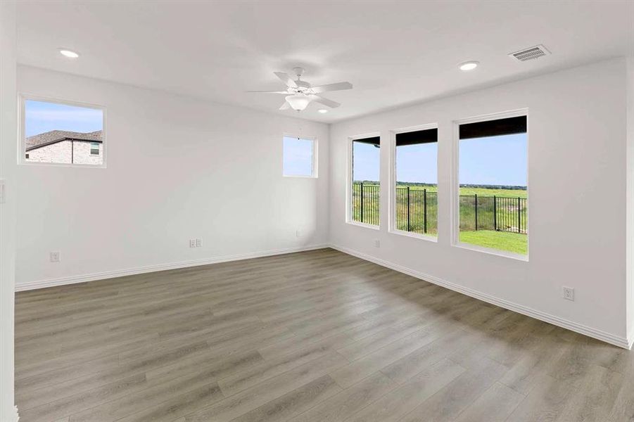 Spacious, unfurnished interior of a new home in Creekview Fossil Ridge, Pilot Point (Image 26).