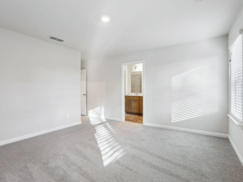 Spacious, unfurnished interior of a new home in Brooks Lake, Loganville (Image 19).
