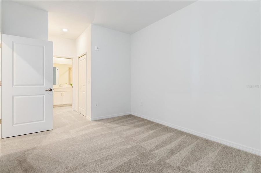 Spacious, unfurnished interior of a new home in , Venice (Image 16).