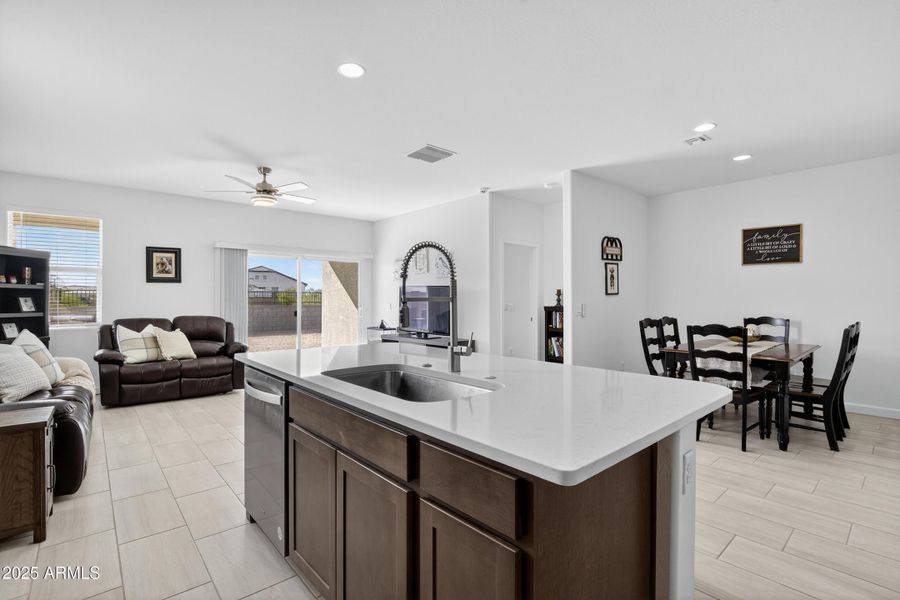 010_028_a4m_st 010_028_a4m_st