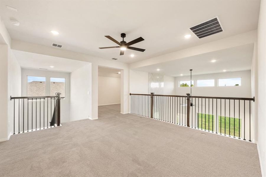 Spacious, unfurnished interior of a new home in The Retreat at North Grove 60, Waxahachie (Image 27).