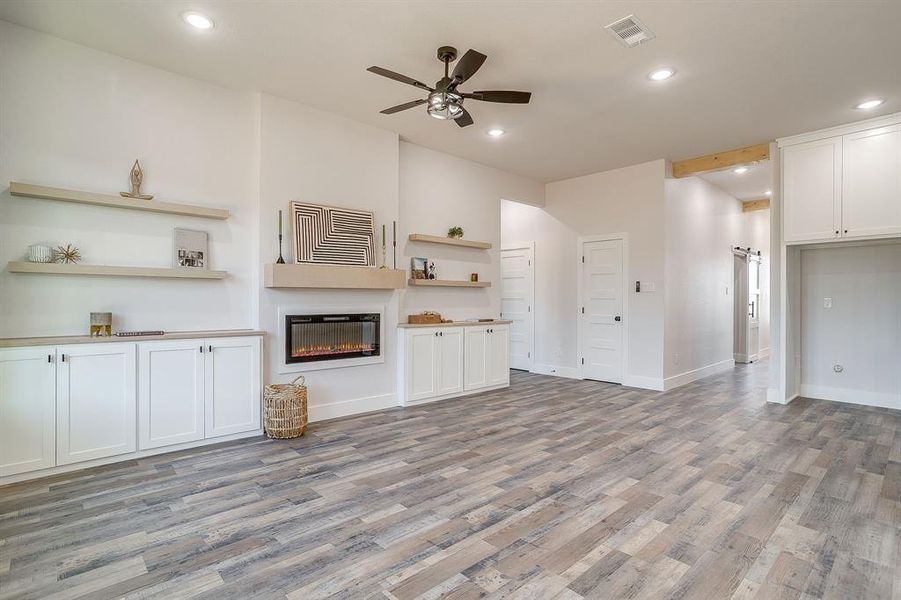 Furnished interior view inside a new home in , Granbury (Image 36). Furnished interior view inside a new home in , Granbury (Image 36).