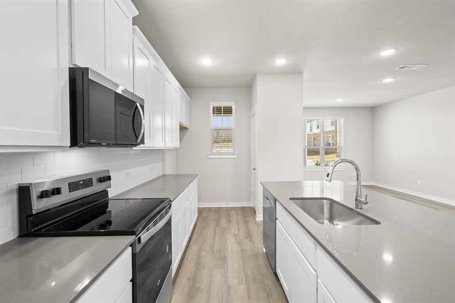 236 Wagon Spoke- Kitchen-4