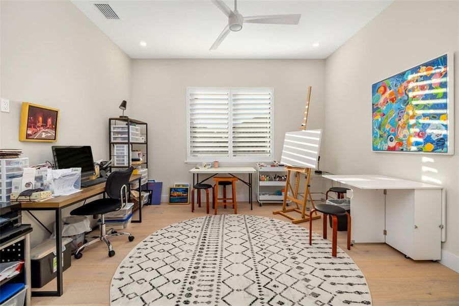 Furnished interior view inside a new home in , Sarasota (Image 64).