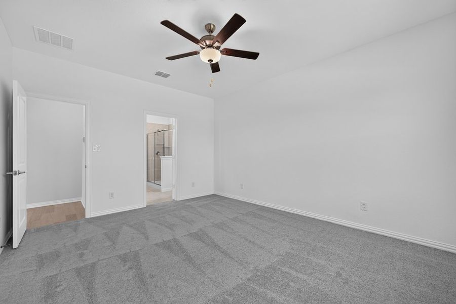Spacious, unfurnished interior of a new home in Parks at Foster Crossing, Anna (Image 18). Spacious, unfurnished interior of a new home in Parks at Foster Crossing, Anna (Image 18).