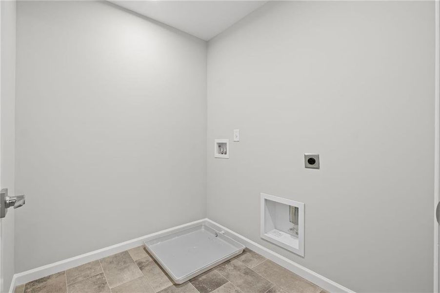 Spacious, unfurnished interior of a new home in Pickens Bluff, Hiram (Image 43).