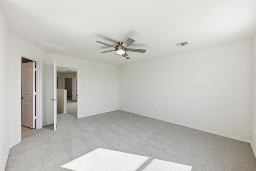 Spacious, unfurnished interior of a new home in Salerno - Heritage Collection, Round Rock (Image 17). Spacious, unfurnished interior of a new home in Salerno - Heritage Collection, Round Rock (Image 17).
