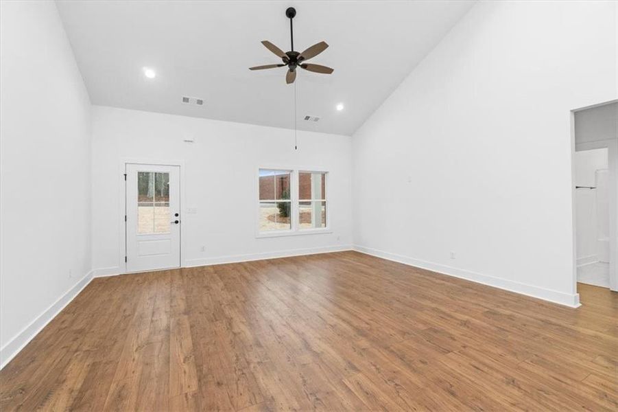 Spacious, unfurnished interior of a new home in , Monroe (Image 19).