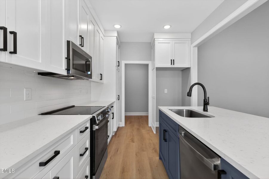 11-web-or-mls-3818-valleyfield-ln-elm-ci