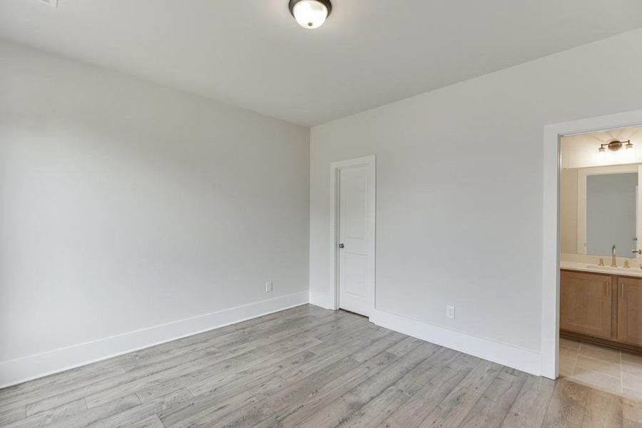 Spacious, unfurnished interior of a new home in , Buford (Image 33).
