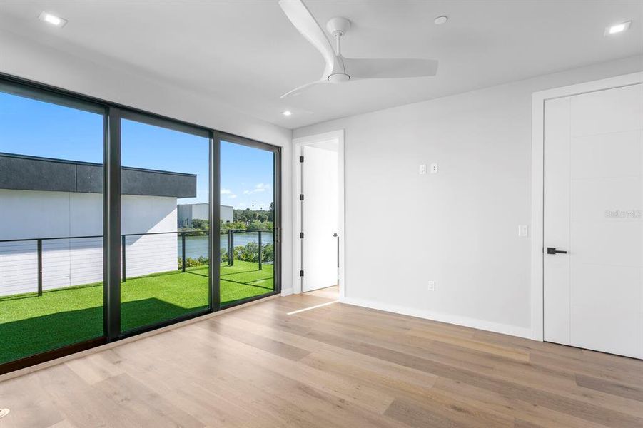 Spacious, unfurnished interior of a new home in , Indian Rocks Beach (Image 50).