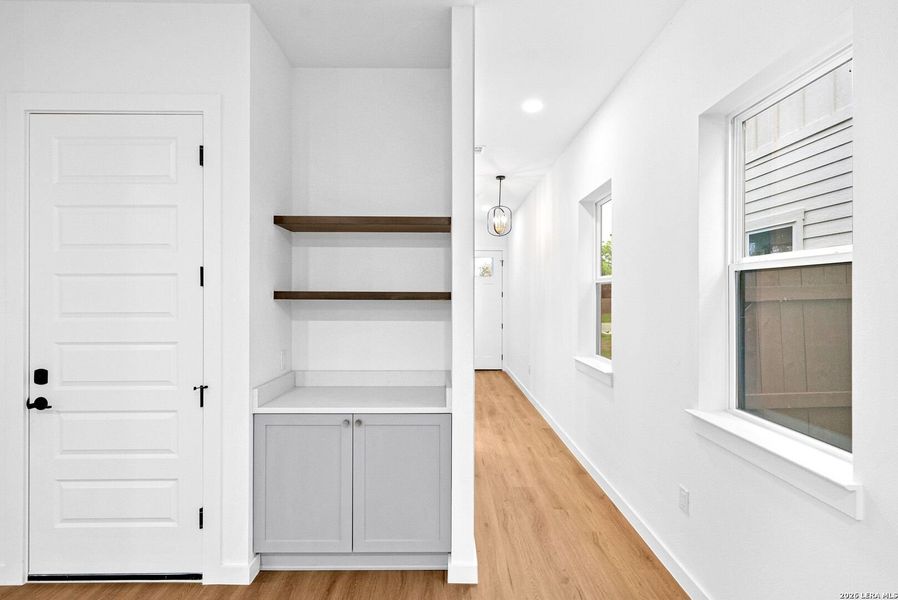 Spacious, unfurnished interior of a new home in , San Antonio (Image 24).